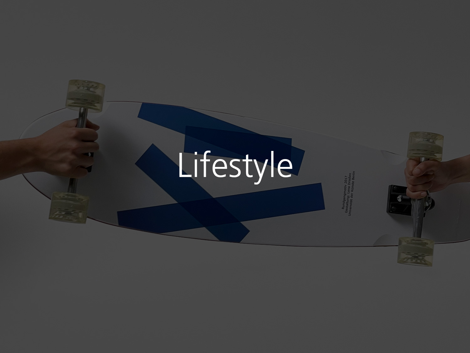 Lifestyle-Produkte im kreativen Stil der Universität der Künste Berlin.